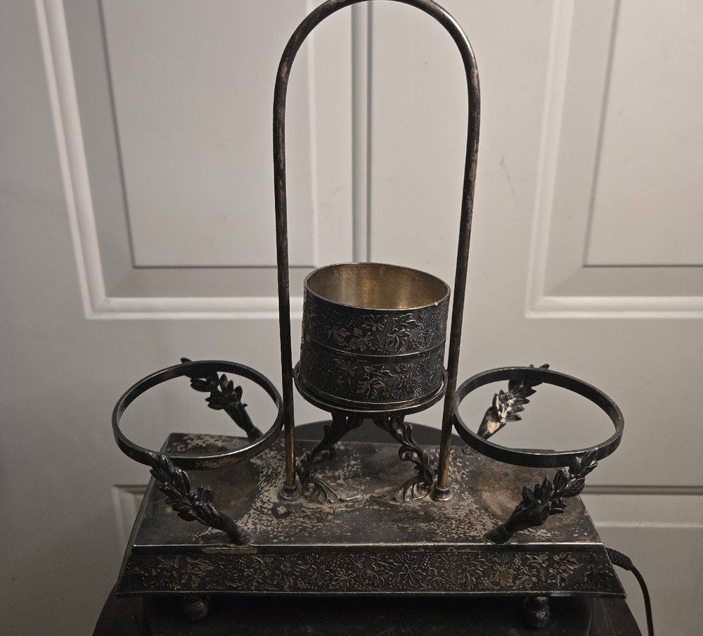 Antique Wilcox Silverplate Quadruple Plate Bottle Holder Caddy Intricate Design